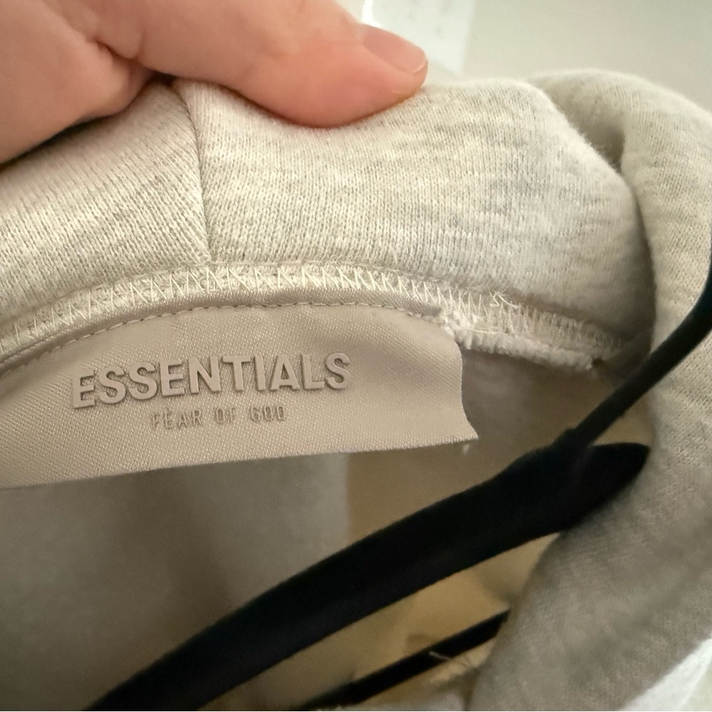 Fear of God Essentials Hoodie – Heather Gray – Size M – Minimalist Streetwear - Picture 4 of 5